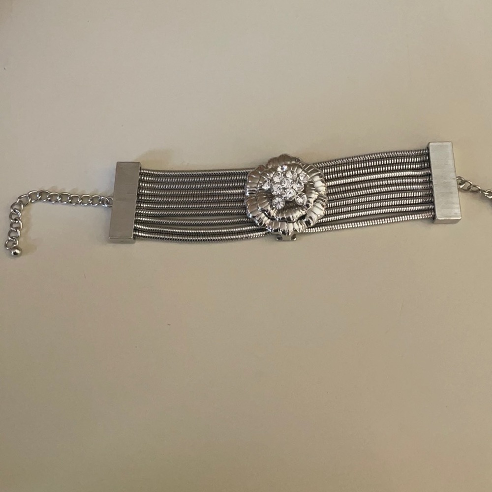 Premier Designs Flower bracelet